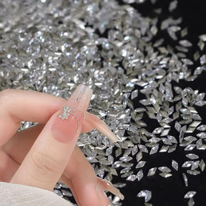 Mini gemmes à ongles losanges rhomboïdaux 50 pièces 14030